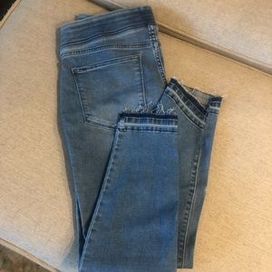 Old Navy Rockstar Pull-On Mid-Rise Skinny Jeans
